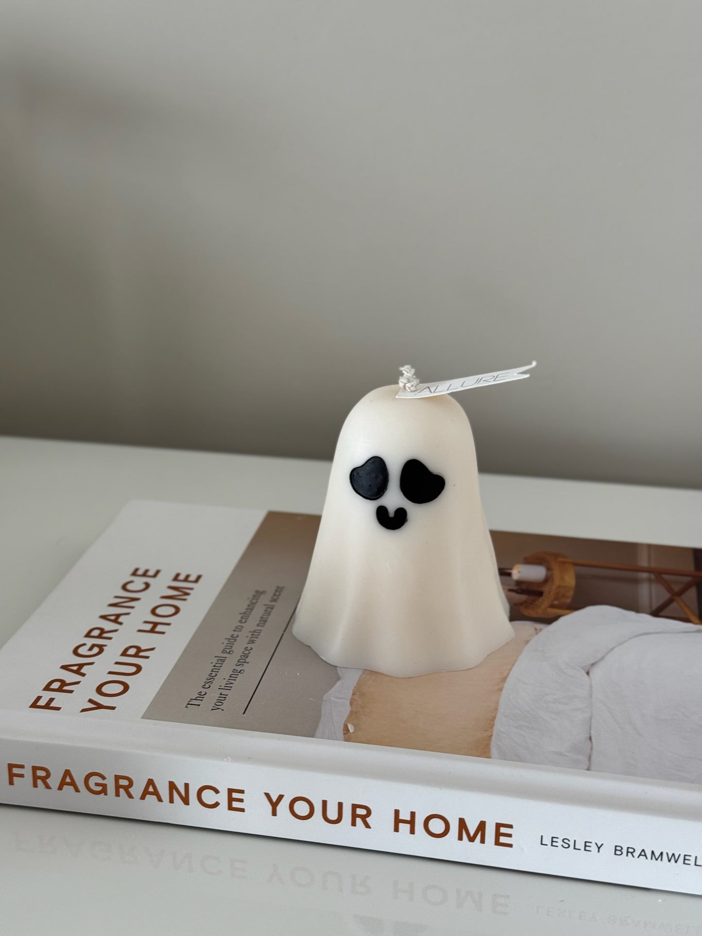 Round Ghost Candle - Allure Wax Works