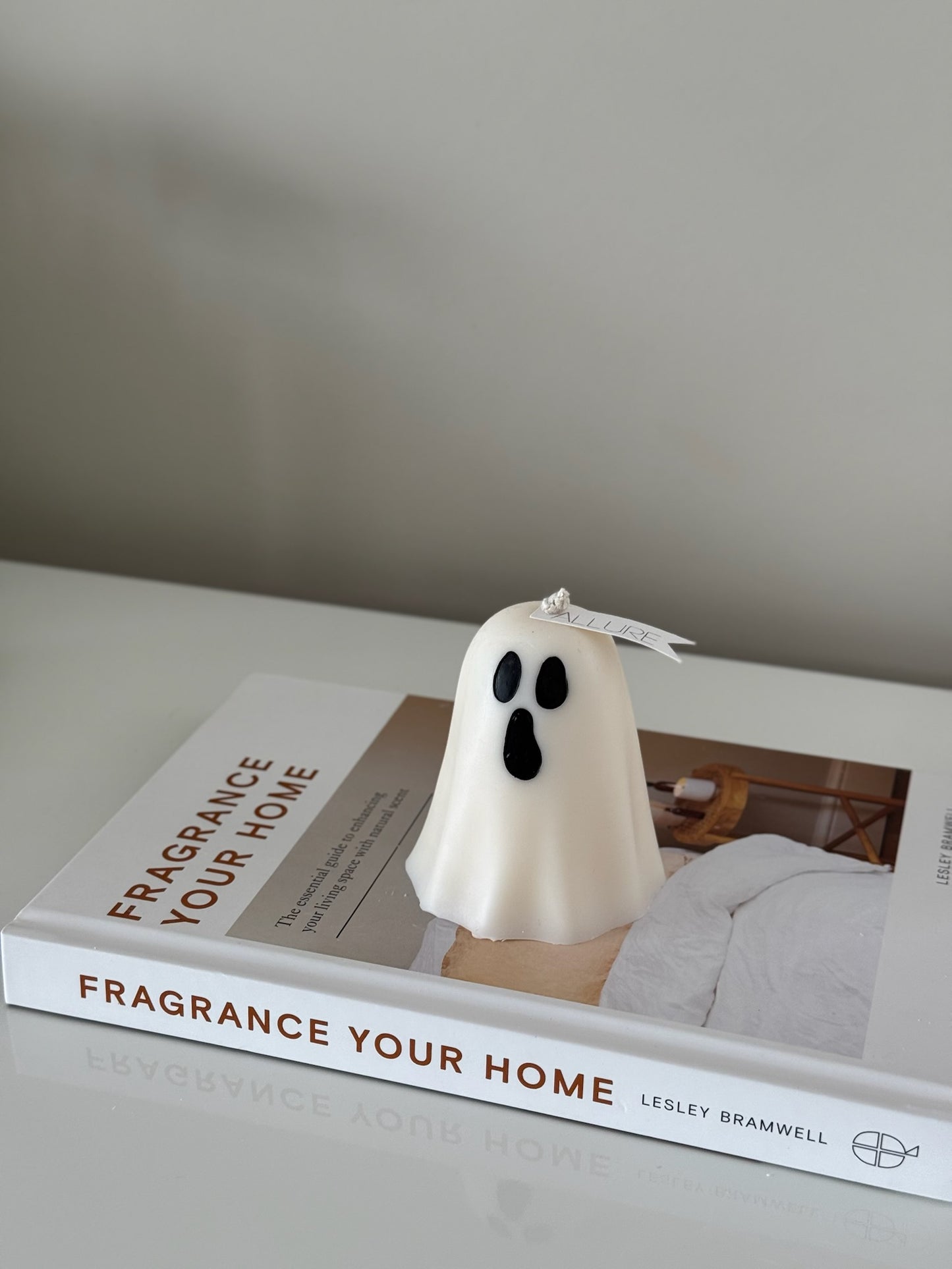 Round Ghost Candle - Allure Wax Works