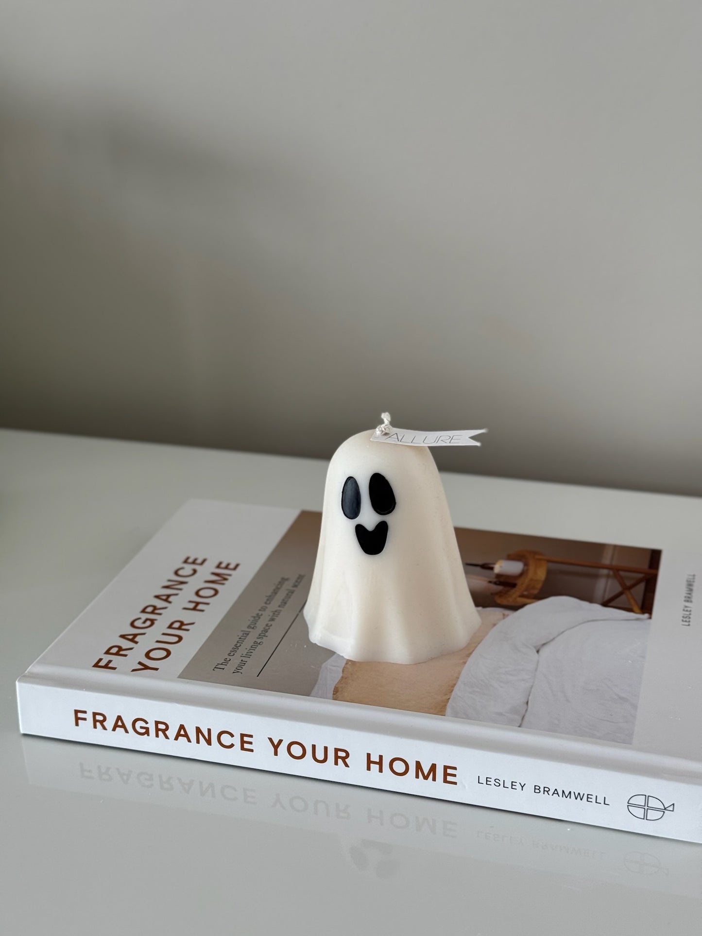 Round Ghost Candle - Allure Wax Works