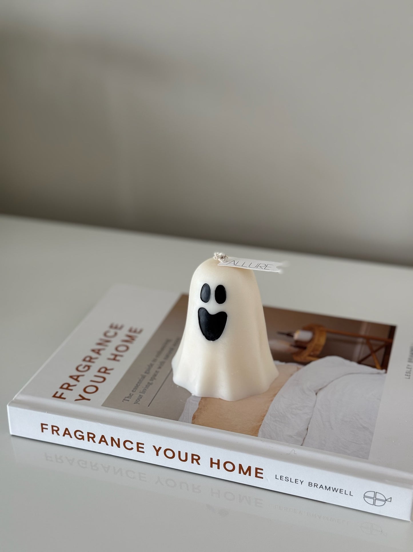 Round Ghost Candle - Allure Wax Works