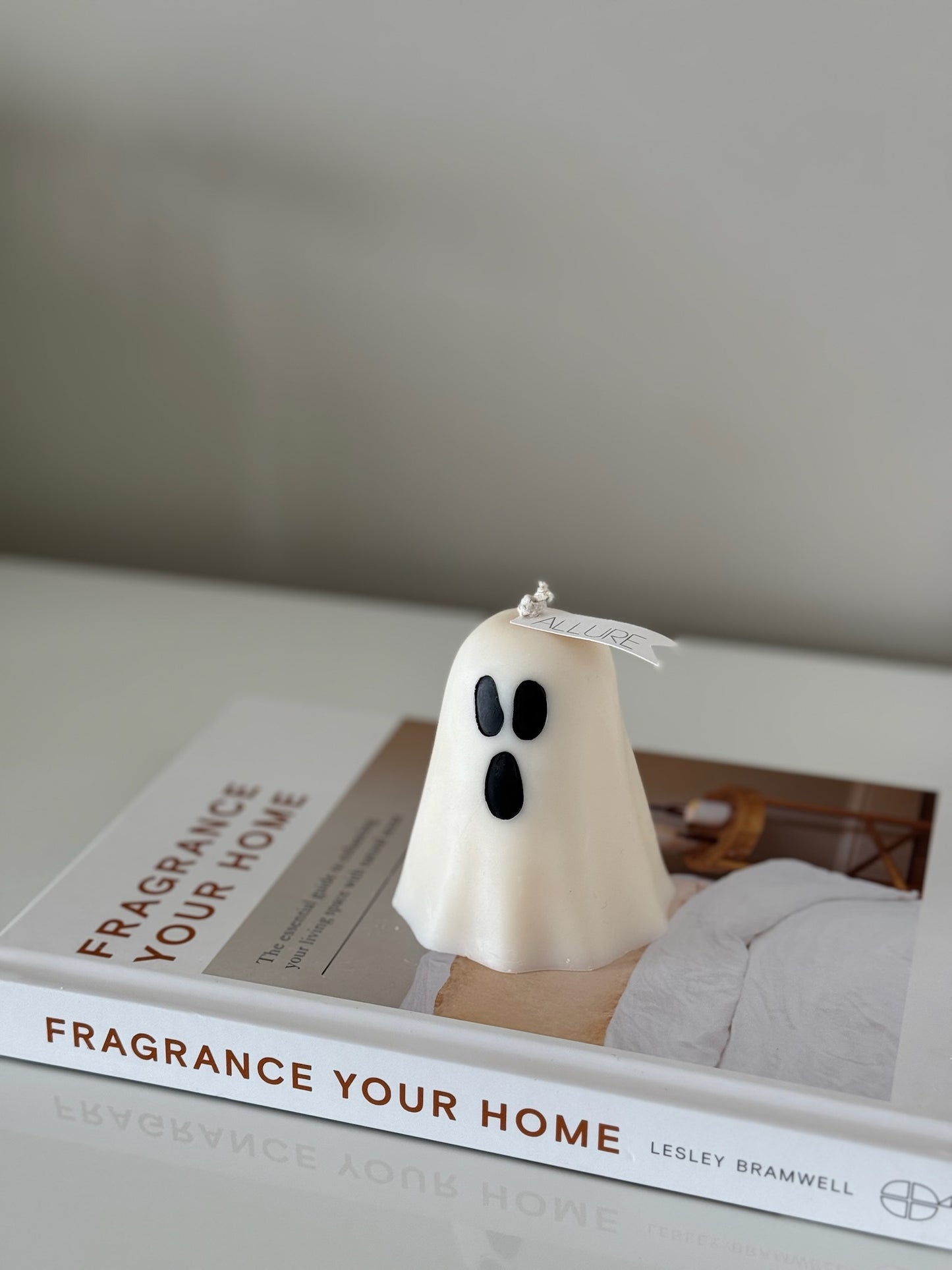 Round Ghost Candle - Allure Wax Works