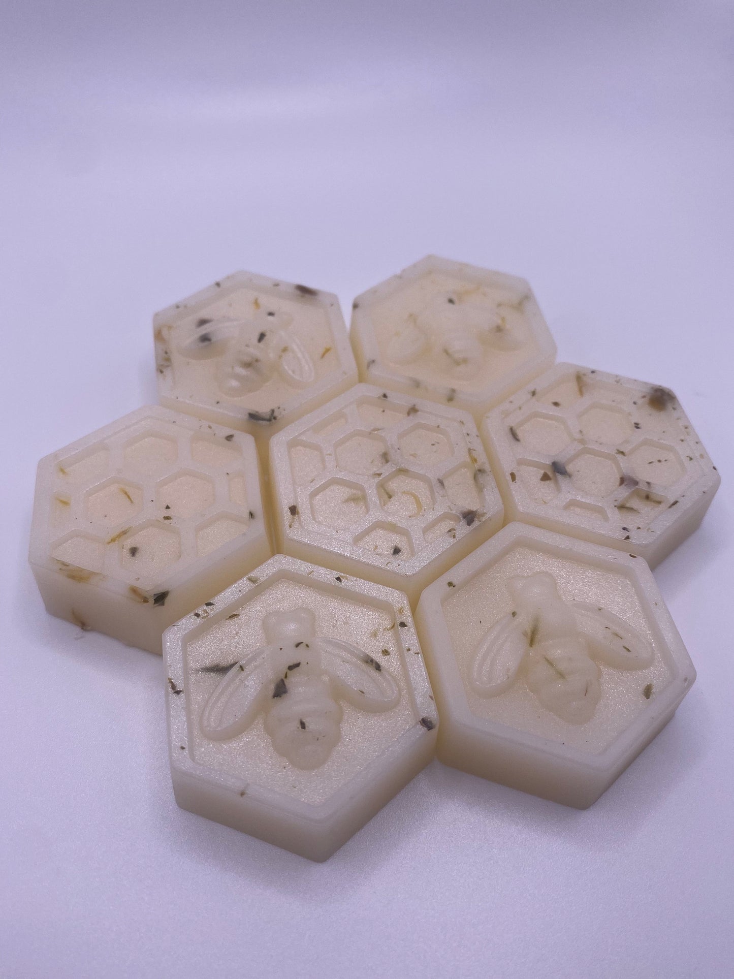 Eucalyptus Spearmint Honeycomb & Bees All Natural Soy Wax Melts | Bee Shaped Botanical Premium Wax Melts