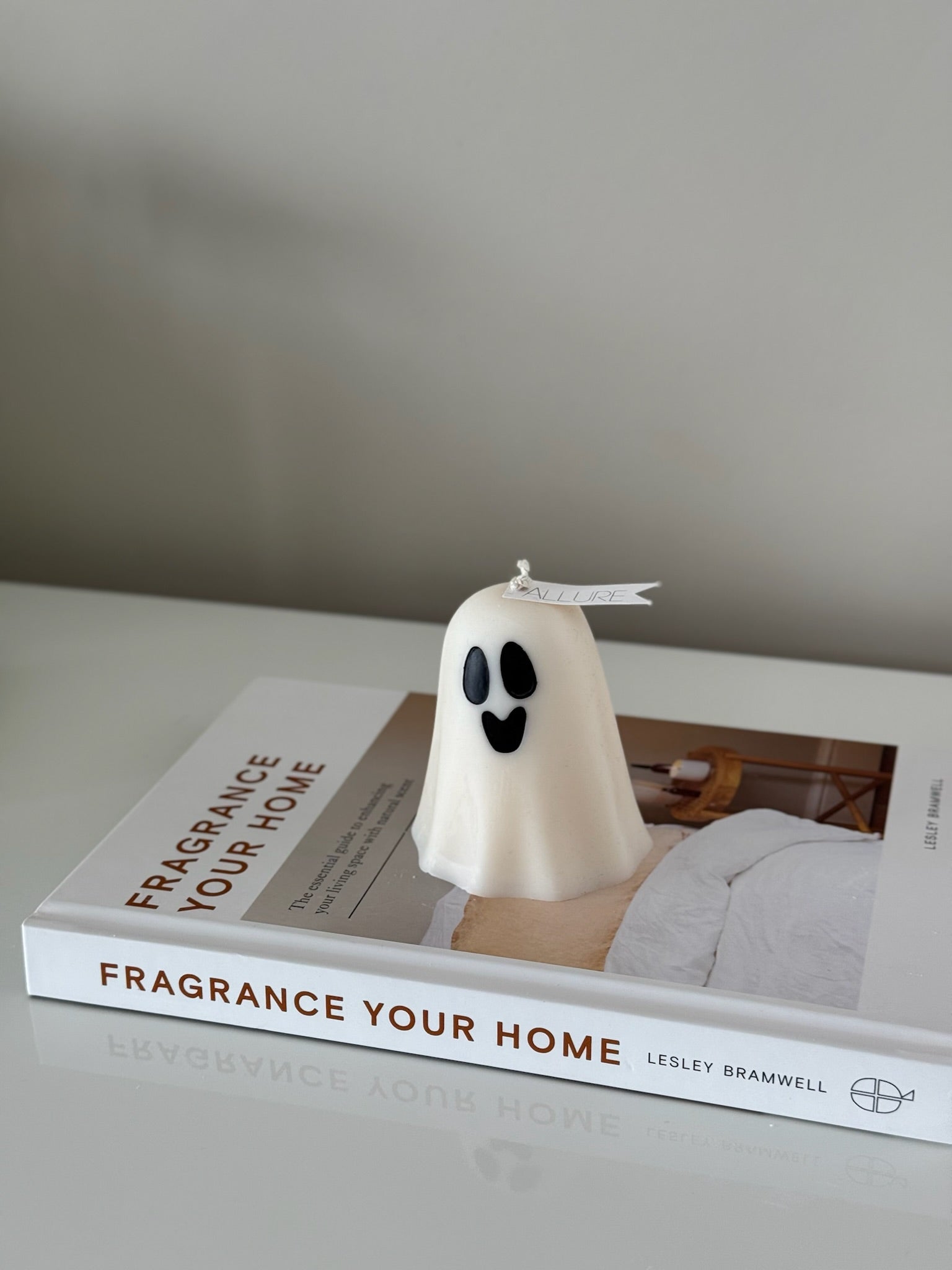 Round Ghost Candle - Allure Wax Works