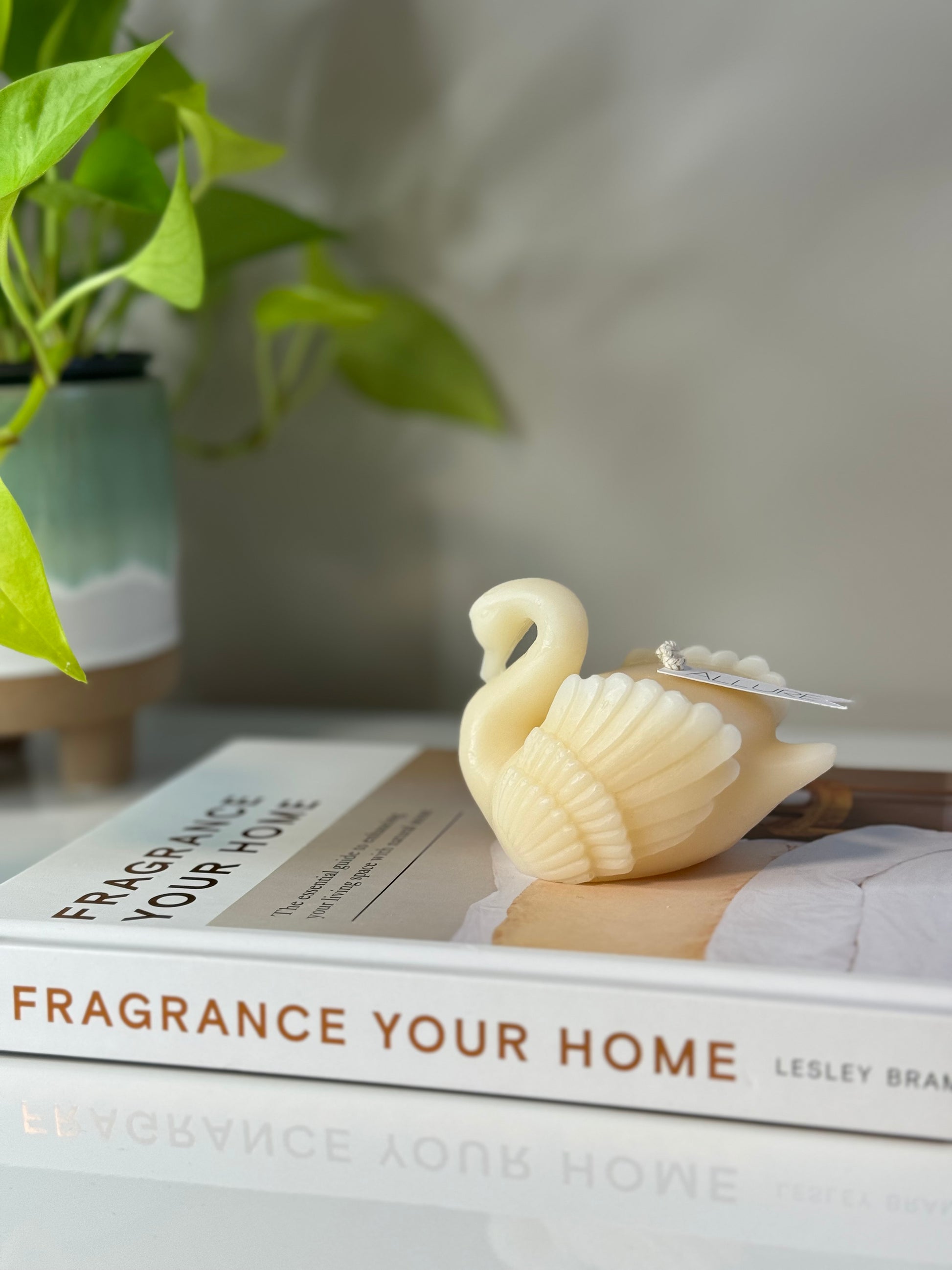 Swan Candle - Allure Wax Works